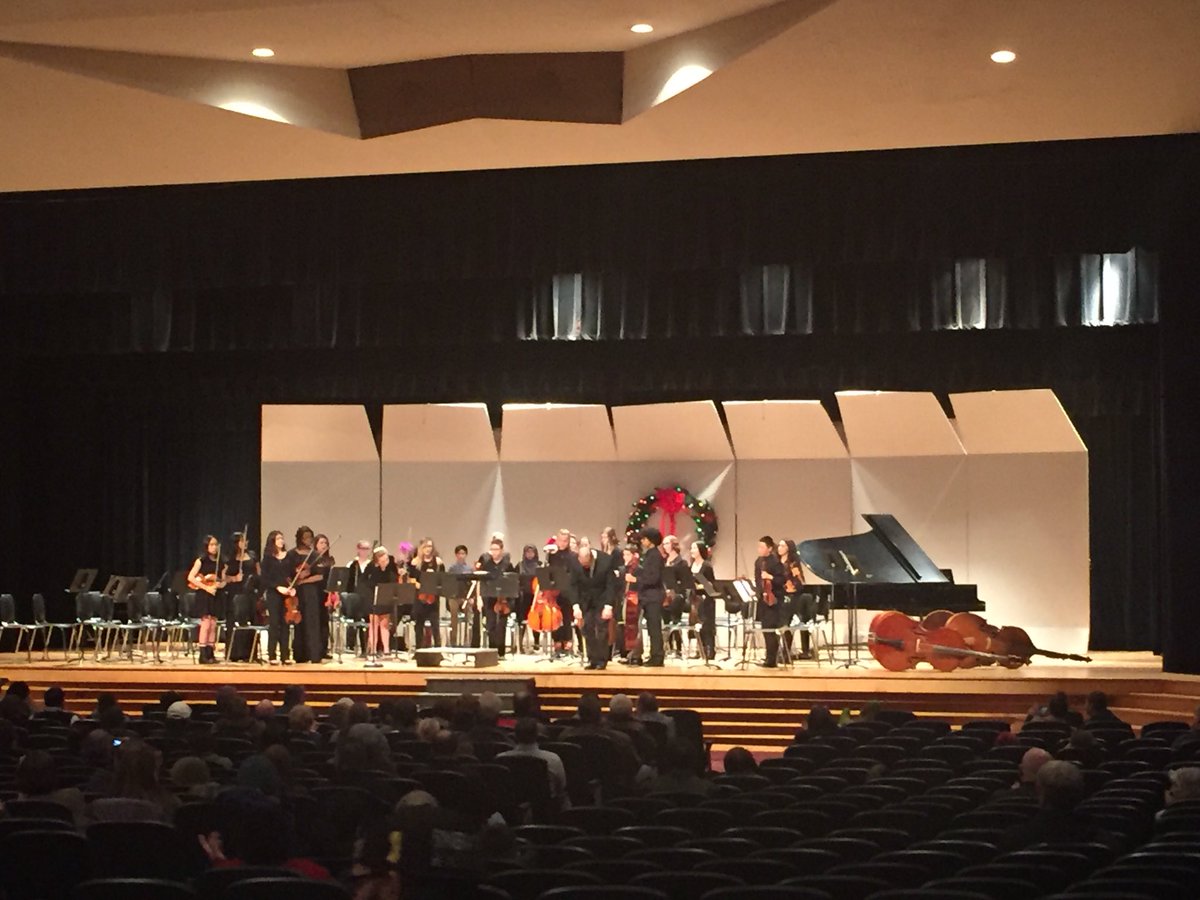 PCSDHistory's tweet image. 7th grade orchestra concert! @PCSDgreenbriar #parmaproud