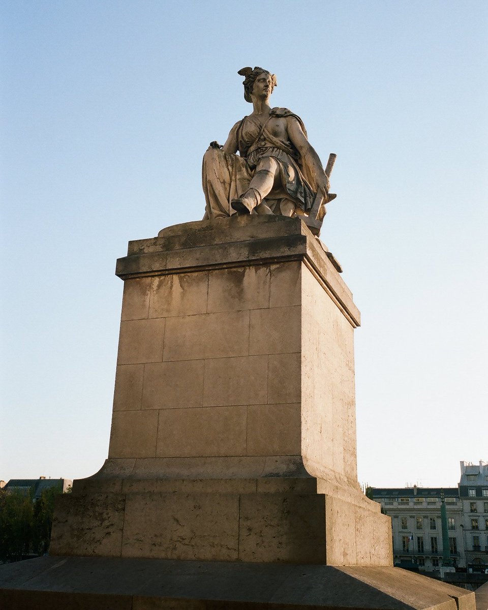 La Seine statue on the Pont du Carrousel, Paris 2017. #ransomltd #kodakfilm