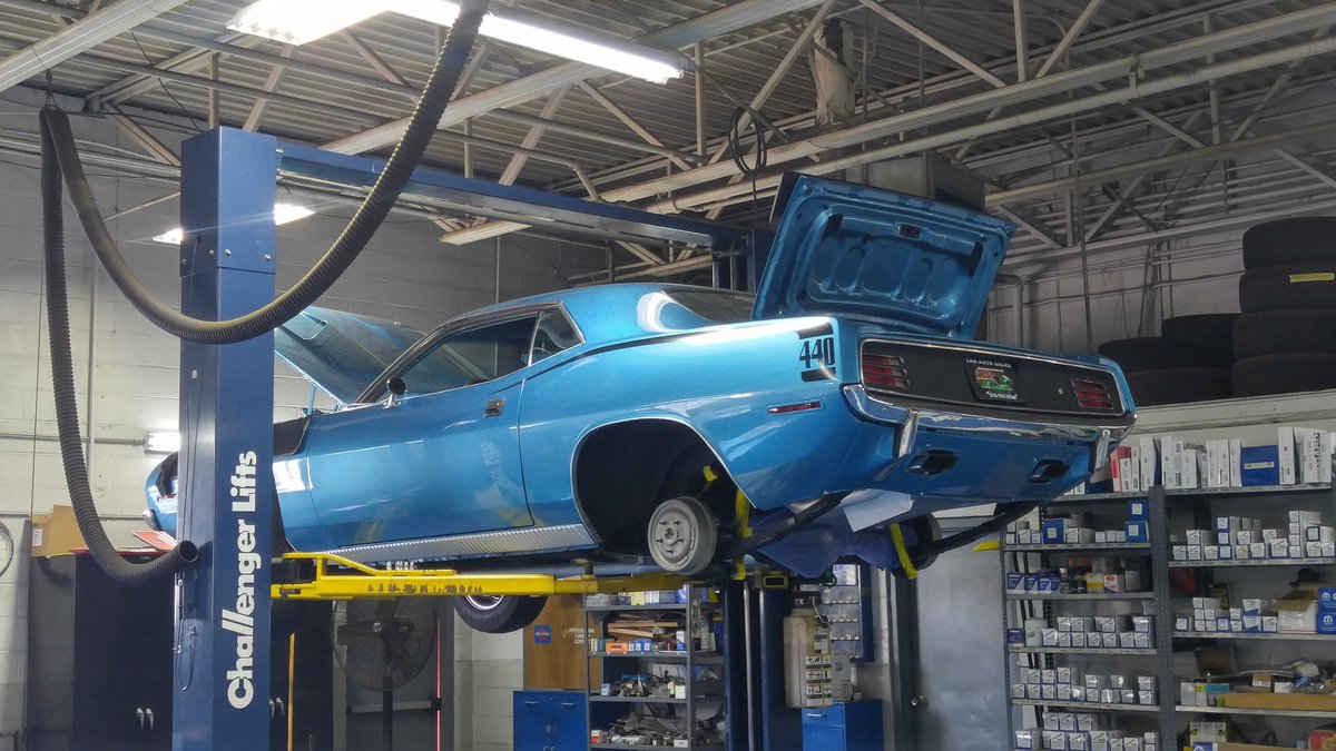robsautocenter's tweet image. Love working on the cool stuff! #Robs #robsautocenter