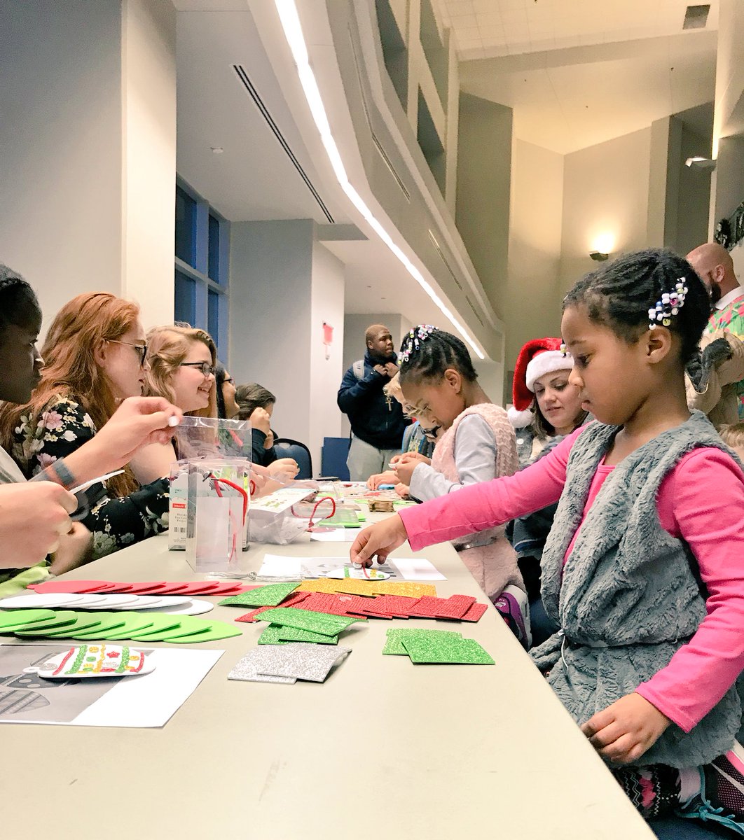 Making memories, Summit students assist with holiday crafts. 
#MISDToysforTots2017