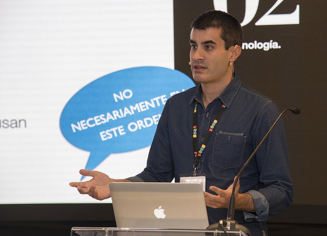 voip2day's tweet photo. .@ibc_tw estuvo en #VoIP2DAY hablando sobre WebRTC. ¡Escucha su conferencia en este vídeo! (español e inglés): https://t.co/21Vflxg6Lb y https://t.co/4p9lubeZdf #LoveVoIP ¡Gracias Iñaki! https://t.co/W2gRCKDq6f