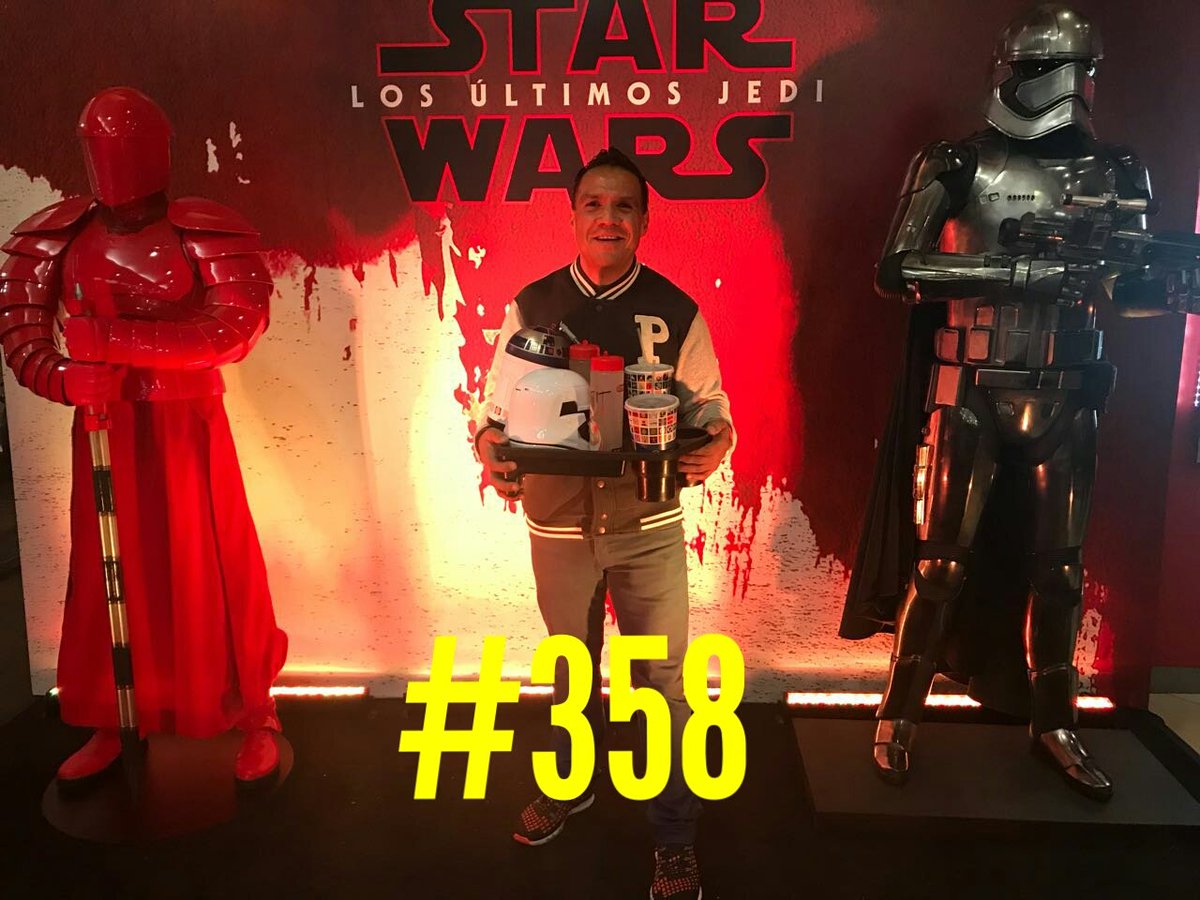 Dolby_Joselo's tweet photo. #365FilmsIn365Days, #358: el tipo sin infancia con termos, R2 y Stormptrooper de palomitas. 4 AM y llegando a casa. Pero valió la pena. #StarWarsTheLastJedi https://t.co/V4bpoV0uYM