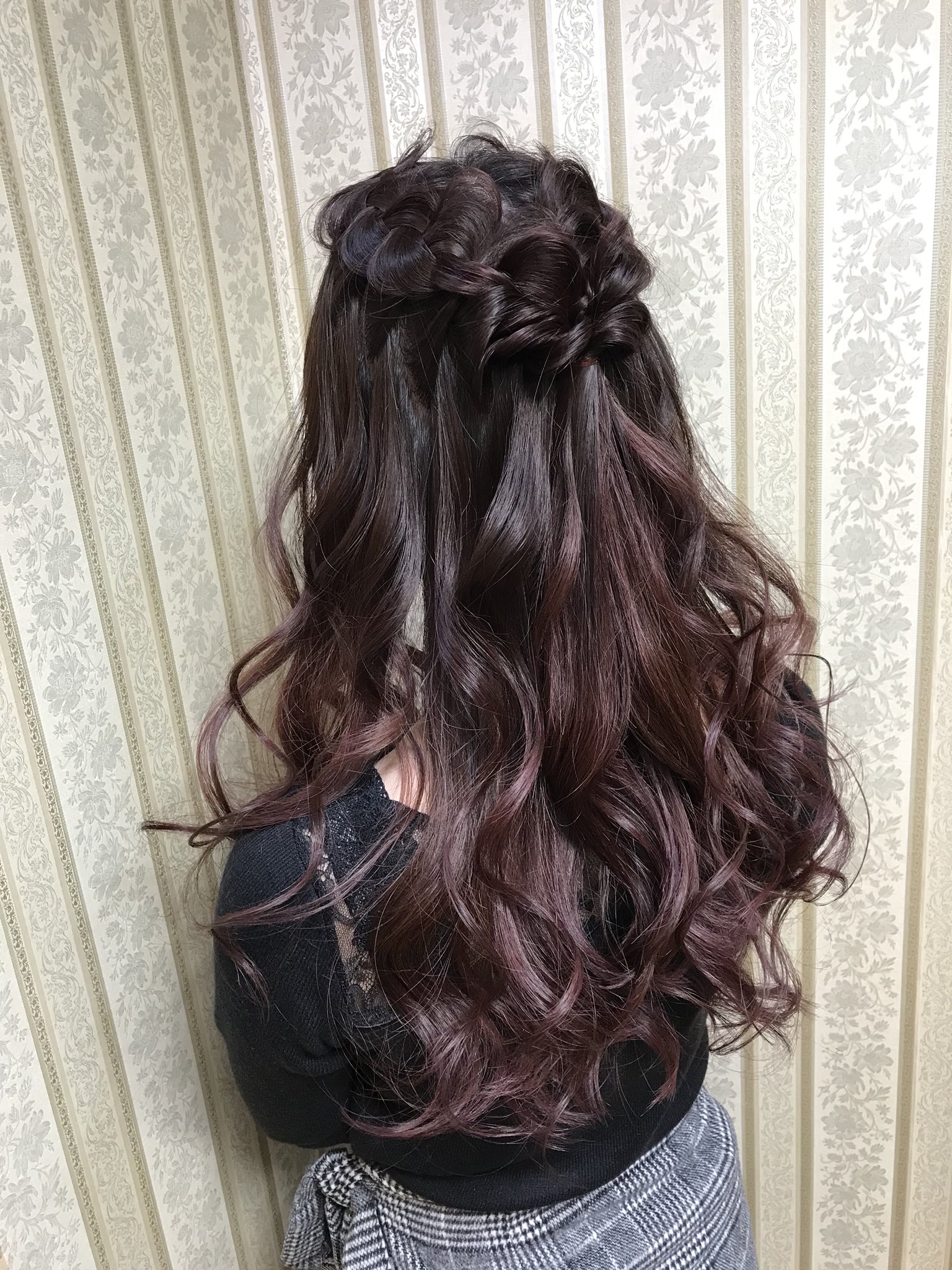 シャンテグラム ヘアスタイル紹介 ピンクブラウングラデーションカラー 編み込みハーフアップヘアアレンジ T Co Mzreeliqml Twitter シャンテグラム ヘアスタイル紹介 ピンクブラウングラデーションカラー 編み込みハーフアップヘアアレンジ T Co Mzreeliqml Twitter