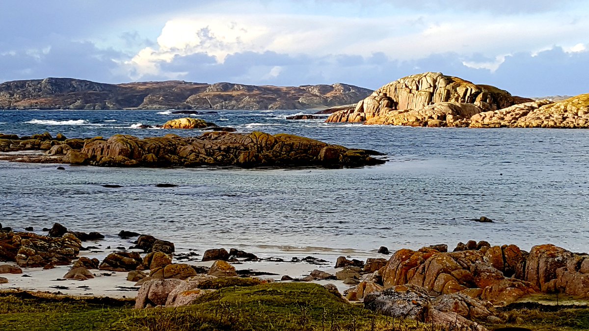 The perfect walk to beat the winter blues! Dramatic #wintersun at #Fidden Beach yesterday. #mull #rossofmull <a href="/VisitMull_Iona/">Visit Mull & Iona</a> <a href="/ArgyllandIsles/">Argyll and the Isles</a> #hebrides