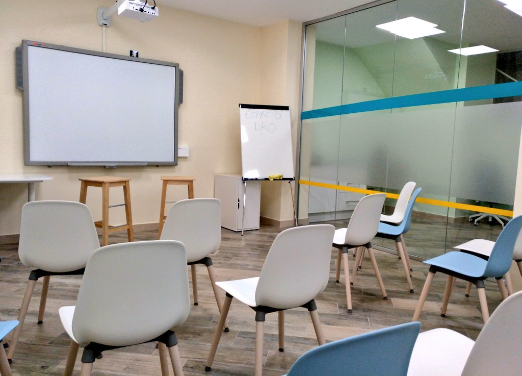 Ya está preparado el lugar de celebración de <a href="/TEIbio/">Encuentros TEI bio</a> #madrid. Hoy a las 19h. #FelizJueves