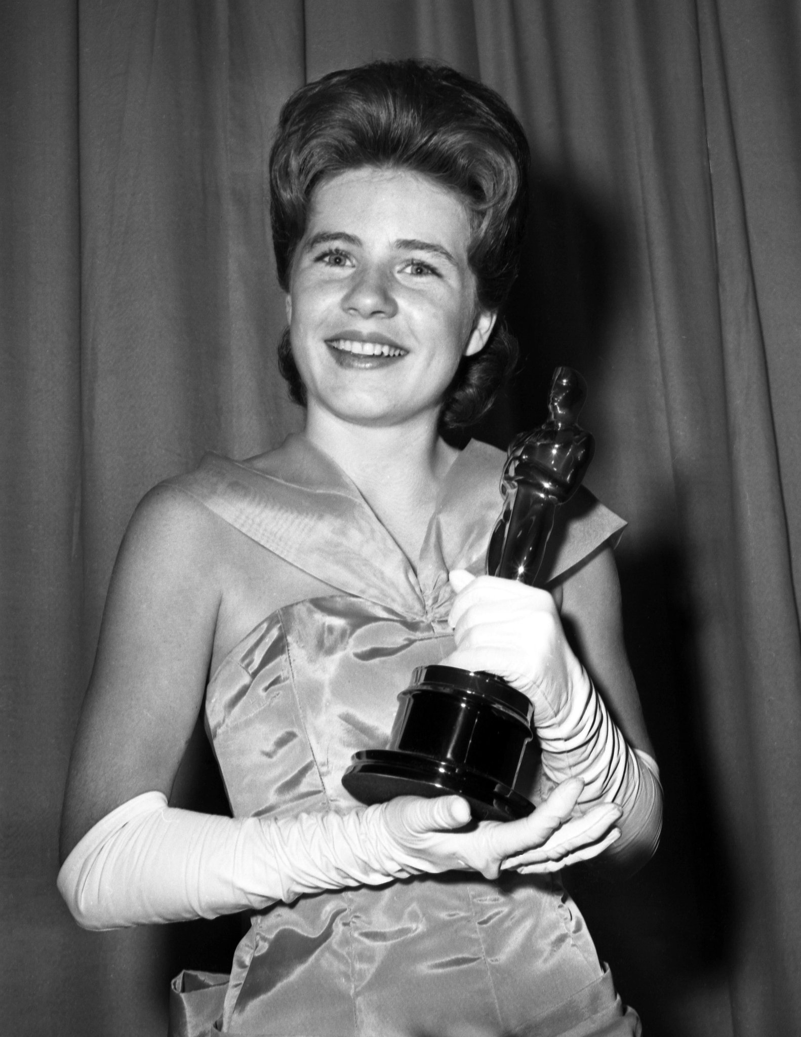 Happy Birthday to Patty Duke, who would have turned 71 today! 