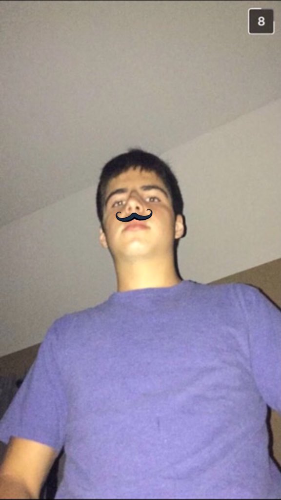 PetrasRazvan's tweet image. Everyone go wish my frend kevon a happy birthday! @kev_bal He is 16