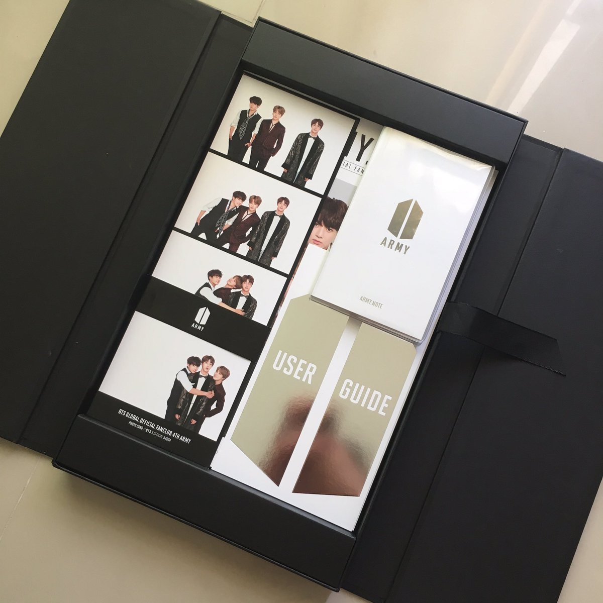 7daysILeft's tweet photo. ✨ขายมี่ออฟ✨#BTS Global Official Fanclub A.R.M.Y4기 Membership Kit (ของครบ ไม่มีบัตร) ➡️1,500฿⬅️ พร้อมโอนส่งฟรี #ตลาดนัดบังทัน #ตลาดรถไฟบังทัน #ตลาดนัดBTS #ตลาดนัดรวมด้อม https://t.co/Zl9kZ6yACk