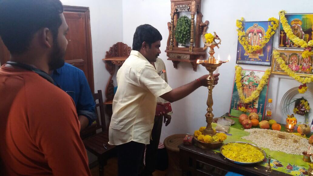 KollywoodShadow's tweet photo. @hiphoptamizha's next movie pooja held today! Produced by #AvniMovies #SundarC and Directed by #ParthipanDesingh. #HipHopThamizha https://t.co/BX6gFmibrx