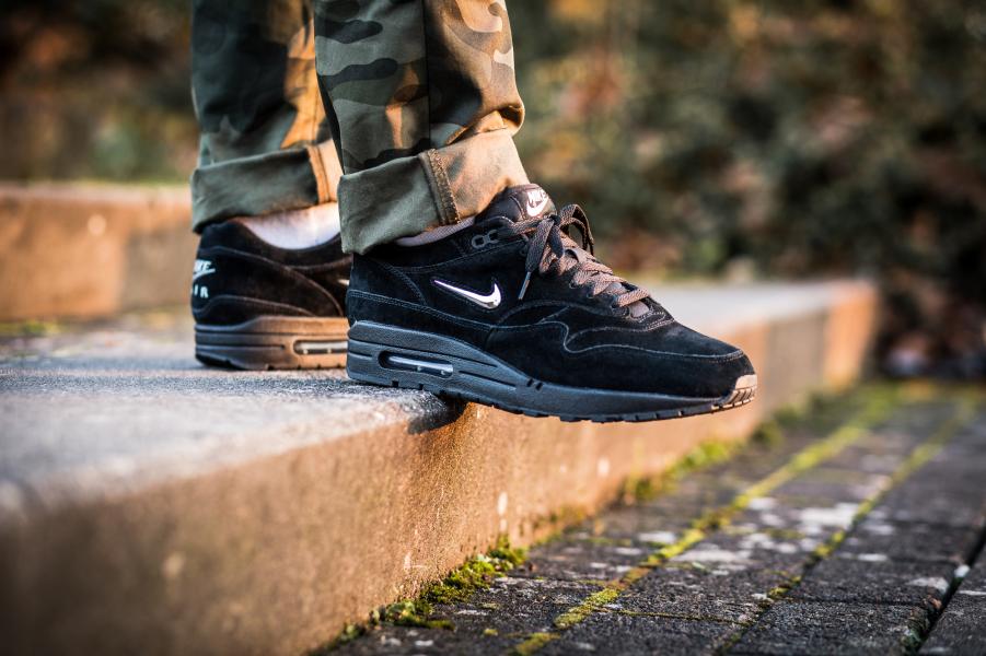 air max 1 jewel triple black