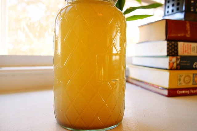 🦃 #Thanksgiving – #Turkey Broth - "...what on earth you will do with all of the #leftovers. This is where I come in..." #BoneBroth #Collagen #Healthy #Nutrition #Fitness #Wellness ➡️ thebarefootcook.com/turkey-broth/