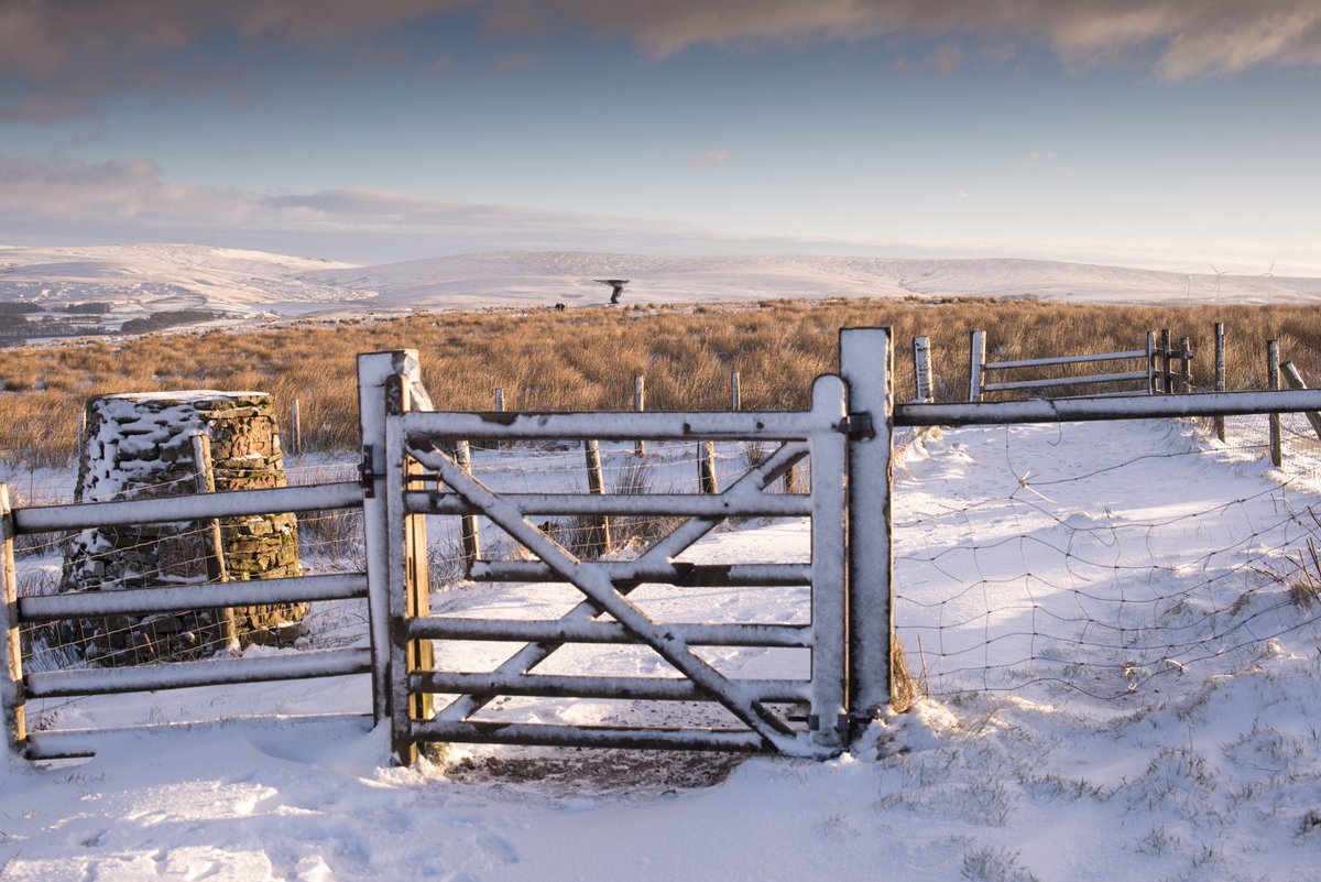 burnleycouk's tweet image. Some glorious winter scenes of the #singingringingtree in #BrilliantBurnley ~ stunning views in all directions across then Pennine Lancashire hills @MarketingLancs @BBCNWT