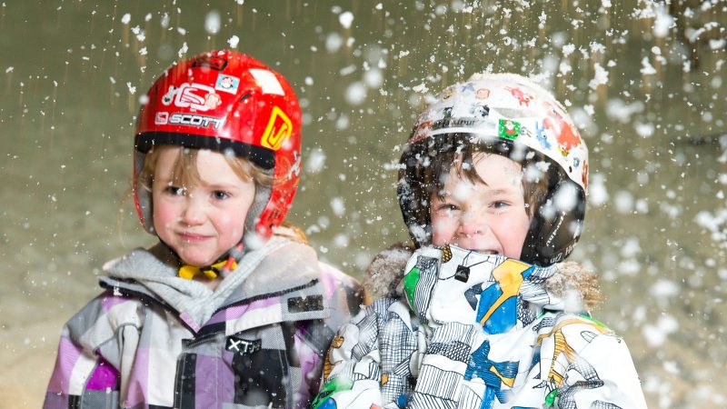 3-6 year olds can learn to ski at <a href="/Snow_Factor/">Snow Factor</a>'s Kinder Ski lessons. Kids will progress from 'Bear cubs' to 'Snow leopards’ as they learn with expert instructors. Find out more at snowfactor.com/school/kinder-… #Glasgow #kidsactivites