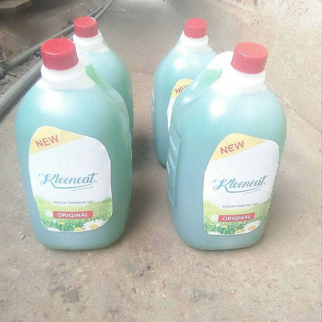 nazygold2's tweet photo. Good morning Twitter Nigeria. I make quality liquid wash. For your dishes and surfaces. Pocket friendly too. Please help my hustle. https://t.co/br0GFOjXpN