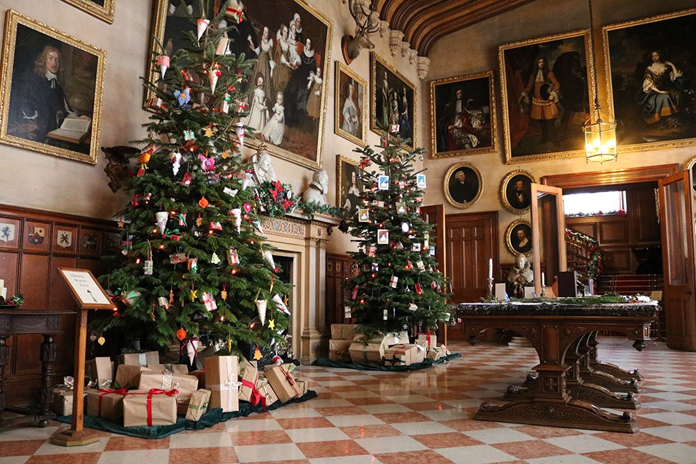 CharlecoteNT's tweet image. Day #14
It took 14 days to decorate the ground floor of the House for Christmas this year!

You can see these beautiful decorations every day next week by timed ticket from 11:30am - 3pm up to 24th December, before the House closes for conservation work until February half term.