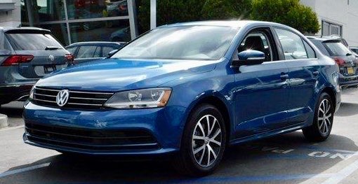 snapcapbeauty's tweet photo. Hello VW holiday! 2018! @VW #jetta #jettase #snapcapbeauty #silkblue https://t.co/eeEFyEthpA