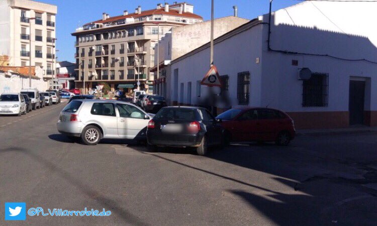PLVillarrobledo's tweet photo. Efectivos #PLVdo intervenían el pasado martes por la tarde en un siniestro vial múltiple en el que estuvieron implicados 3 turismos. A pesar de lo aparatoso del siniestro, nadie resultó lesionado. Se instruyen diligencias https://t.co/u2YkrbyxFR