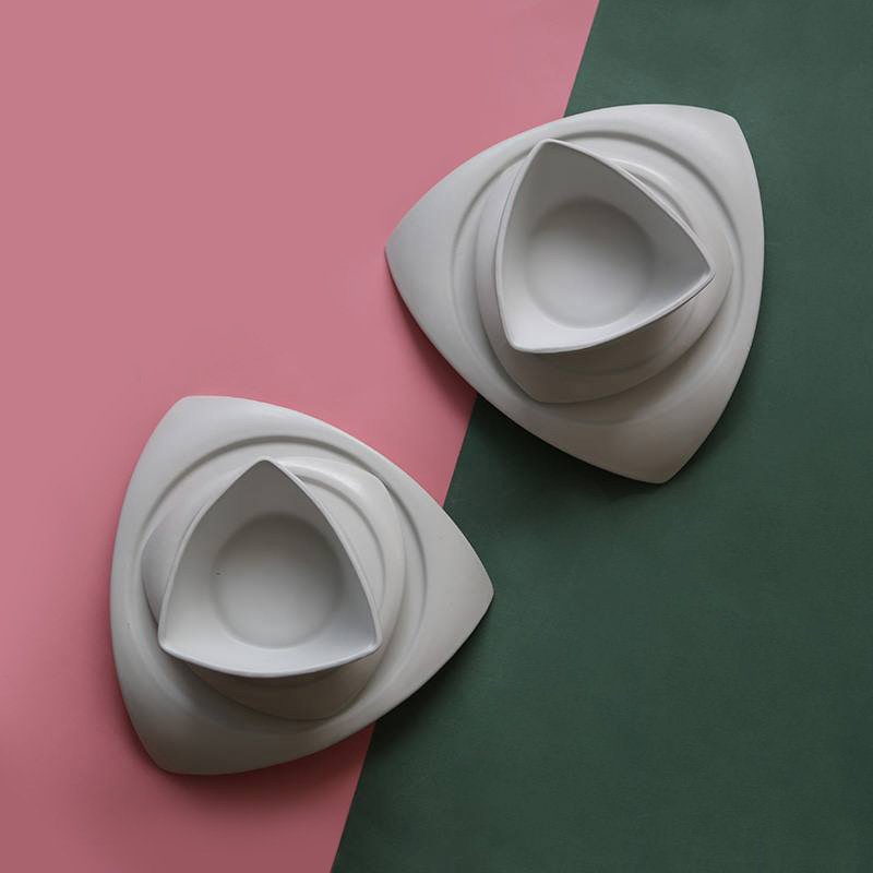 Ubikubidesign's tweet photo. Flying Saucers plates set, designed by Dragoș Motica. A clean canvas, ready for refined food design ideas during the holiday feast.
#ceramic #design #ubikubi #christmasgift https://t.co/jLKgeOQCwu