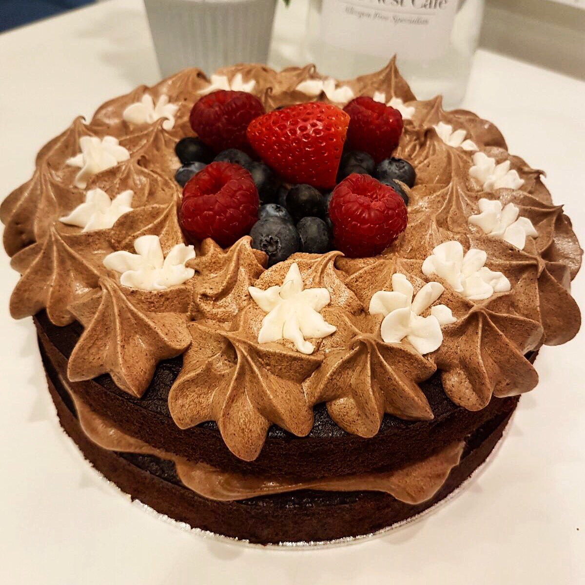 Looking for an allergen friendly Christmas cake? @purenestcafe have just the token, with a selection of dairy and gluten free Christmas cakes made to order. 
... 
#localove #purenestcafe #MuswellHill #shoplocal #loveyourlocal