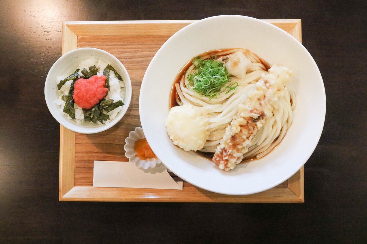 ミセナビ Ar Twitter うどん直 六甲道 六甲道駅から4分 温かな雰囲気の店内でこだわりの自家製うどんが味わえるうどん屋さん 7円の平日ランチセット うどん 炊き込みor鮭ご飯 は クーポンで500円とお得 まだある魅力 続きはこちらから T Co