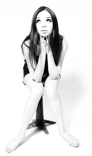 SydMouse's tweet image. Very sad to hear Iggy Rose, the beautifully mysterious lady who graced the cover of the madcap laughs died last night. RIP Iggy X