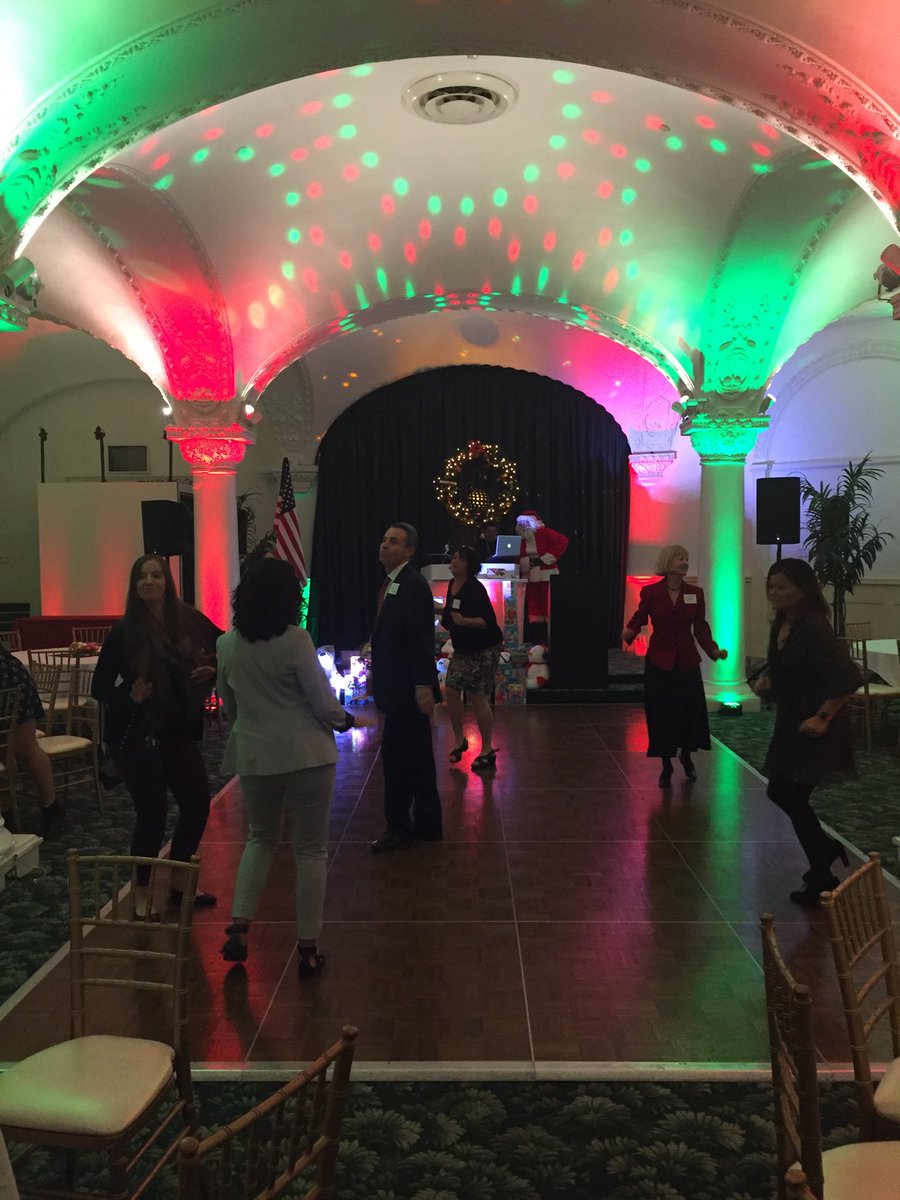 RaiderRod's tweet image. Fun #pasadenachamber holiday mixer, here at the #romanesqueroom in #pasadenaca Good food, drink, dancing &amp;amp; DJ John Villa #dancesyndicate #pasadena #ToyDrive #santa