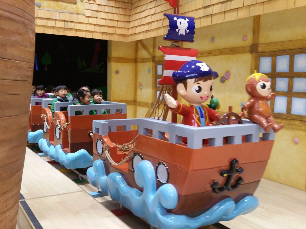 #성남시국공립고등동복지관어린이집 
만2세반 친구들과 피코아일랜드에 다녀왔어요.. 도착하자마자 눈이 휘둥그레 지며 신나게 탐색하고 놀이를 즐기느냐고 바빴답니다...^^ 다음에 또 오자며 돌아오는 길에 많이 아쉬워하네요