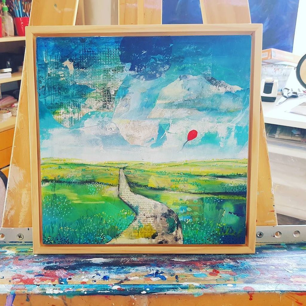 creativehardt's tweet photo. This one is on its way out the door i think it looks so lovely in its little frame.. #creativehardt #mixedmediaart #inspiration https://t.co/PJMPx8bjGj https://t.co/GxN9wc3Tp5