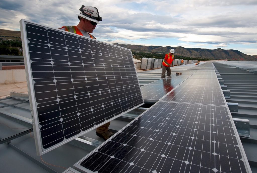 johndon28097585's tweet photo. Do you know the main reasons why people choose to buy #solar? Read about the cost savings & lifestyle advantages that a solar home system offers at https://t.co/Ap4dRTmI5Q #Solarenergy #GoSolarProgram #SolarPanels https://t.co/BVjXsS0fOf