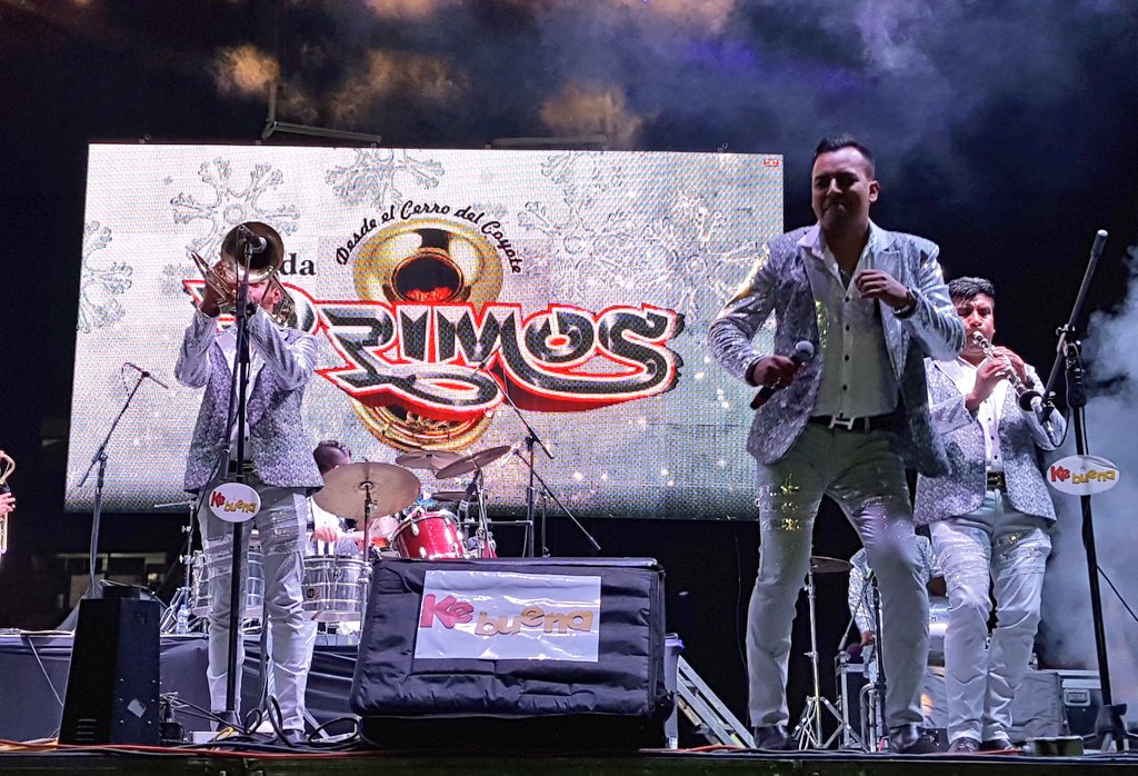 kebuenaoficial's tweet photo. En el escenario de la #Posada KB #BandaPrimos !! 🤗🤠 https://t.co/I7bgP5T8nz