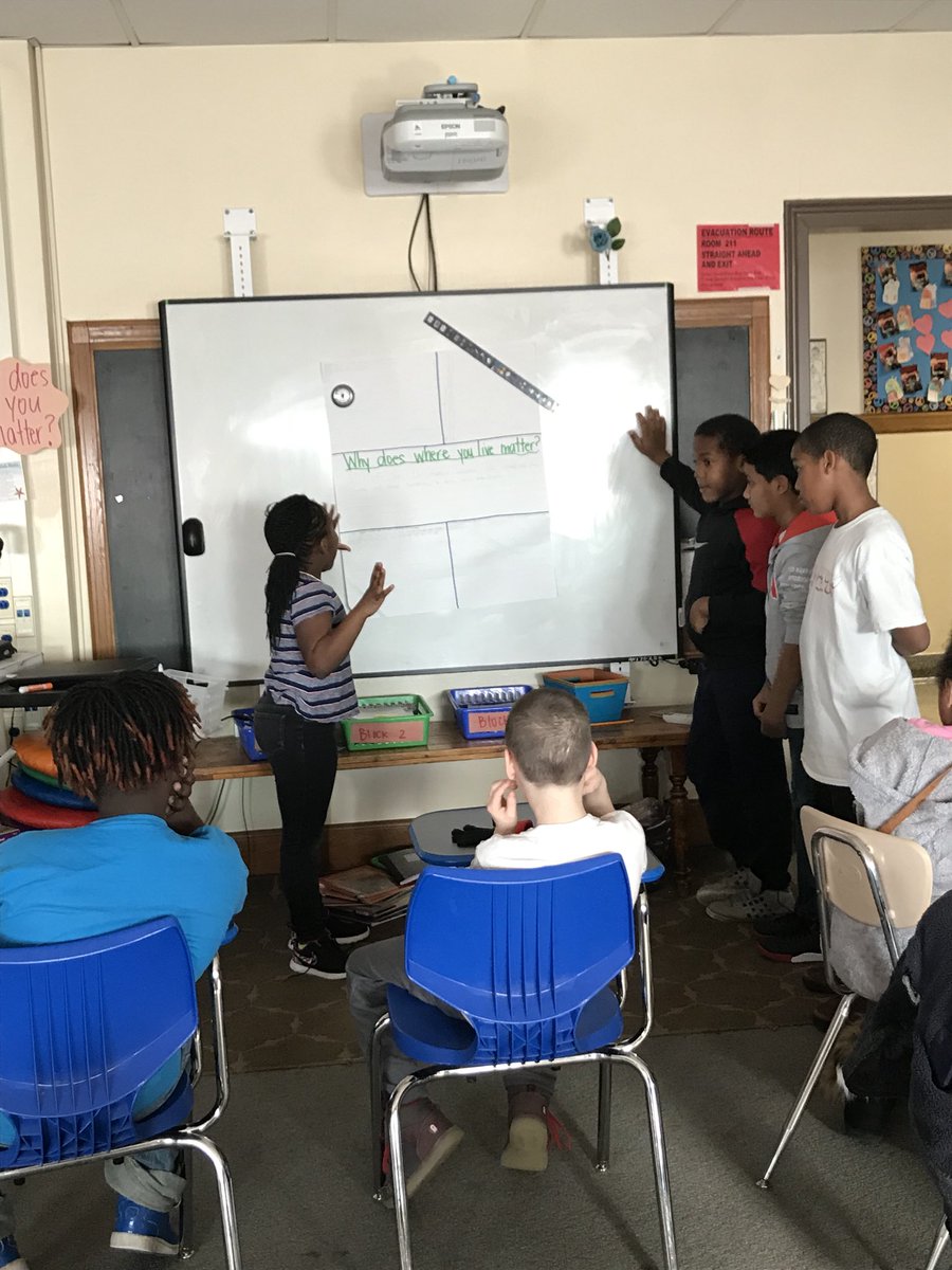 CourtneyColello's tweet photo. A3 I love having students work together and present to a class to teach them something #kidlanguage #learnfromeachother #SCSDchat https://t.co/WKDO1Lqzw7