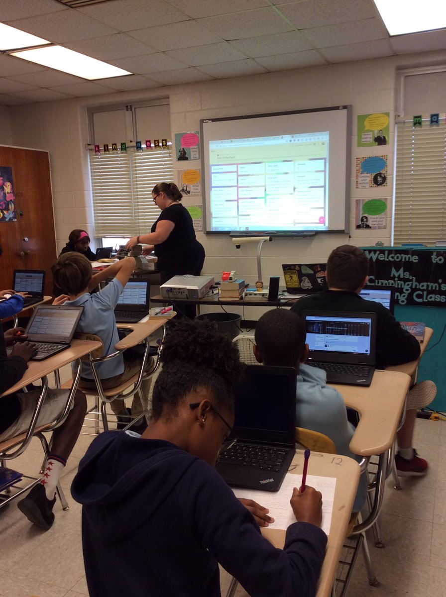Ms.Cunningham's class working with padlet for the closure of their lesson #padlet #feedback #googleclassroom #middleschool
