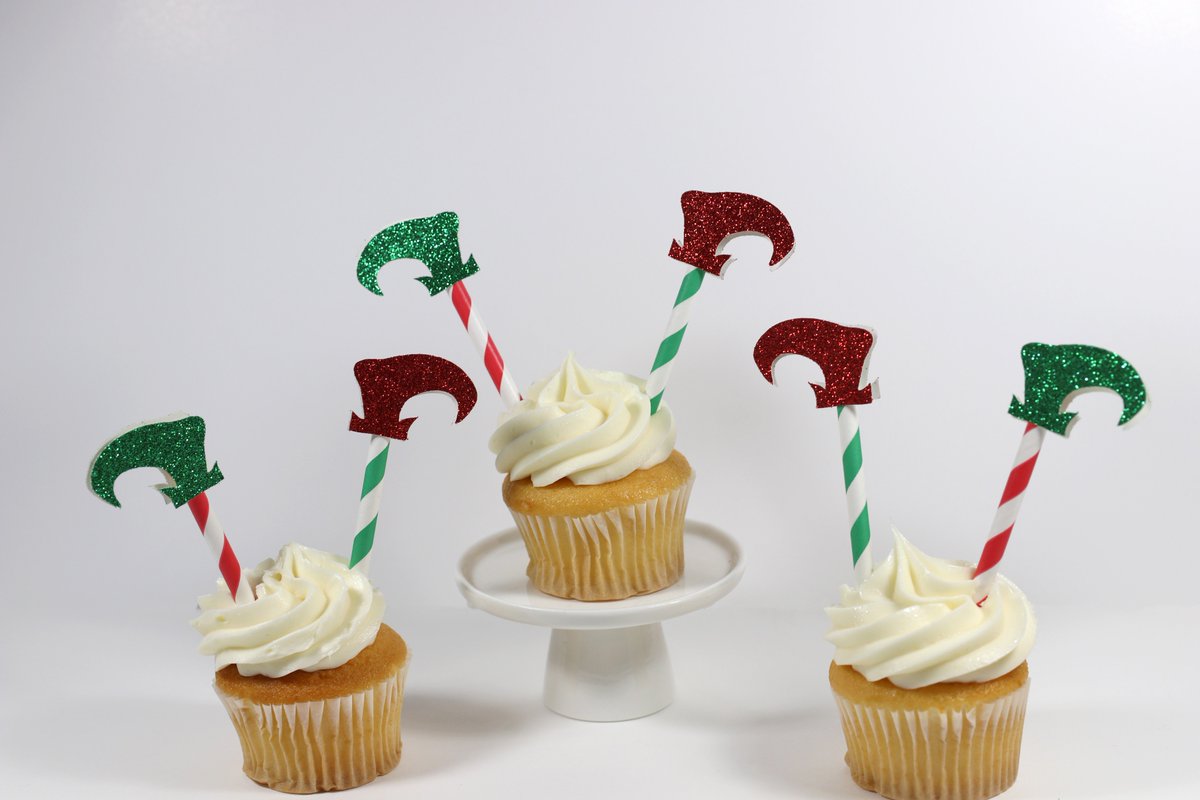 katrinap16's tweet photo. New blog post on some cute Christmas cupcake toppers.  Happy Holidays.  https://t.co/J77NrU9y8b https://t.co/EktlzzIB9f