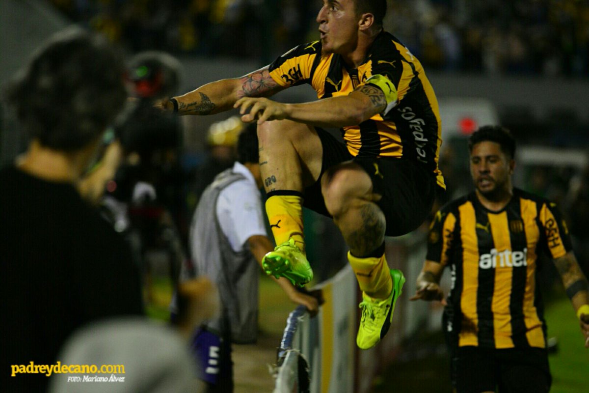 padreydecanocom's tweet photo. Lo gritó el Cebolla, lo gritó todo el Estadio, lo gritó el país, lo gritó el pueblo carbonero https://t.co/G4OfJEbkut