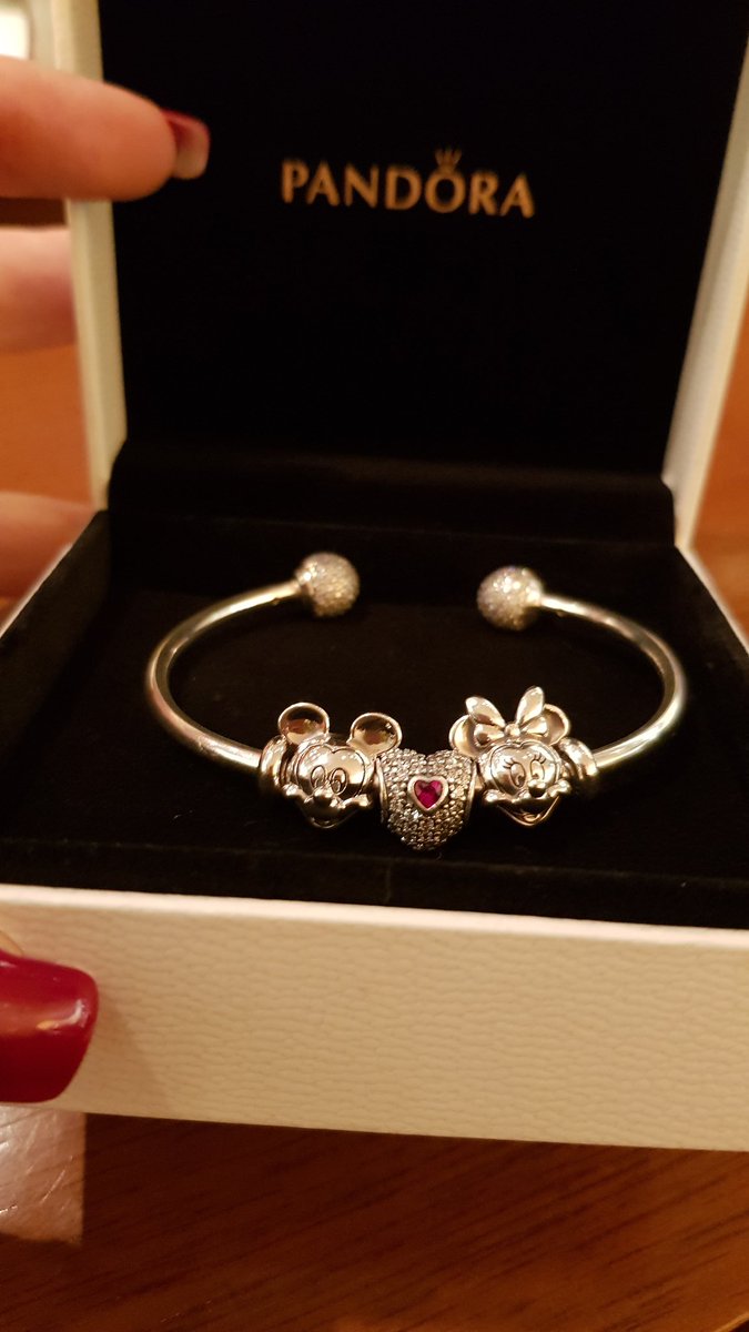 MarianaBelem's tweet photo. Quem lembra dessas fotos na infância? ❤ Cada coisa linda na coleção Pandora Disney PELAMOOOOR #falencias #querotudo #DoSeeTheMagic #Pandora https://t.co/py7vkURv7n