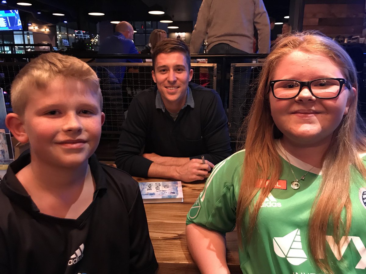 melissamkelley's tweet photo. Exciting night @NoOtherPub! The kids are so pumped to read their new books by @MattBesler and they even got personalized autographs. #SKCTID #NoOtherHome #happymonkeys https://t.co/rEpQSdmUsl