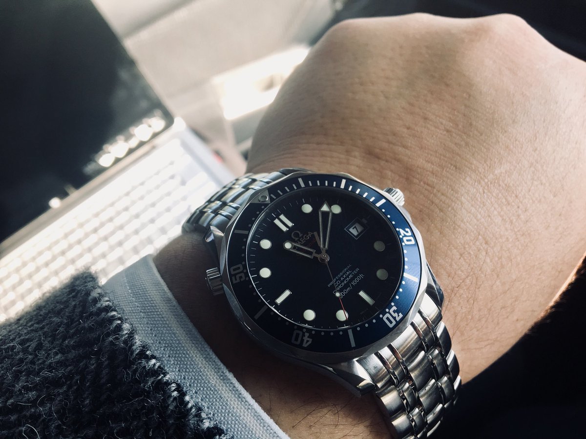 Takayuki V Twitter というわけでオーバーホールから帰ってきたオメガ シーマスタープロフェッショナル22 80 映画 007 カジノロワイヤル でダニエル クレイグが着けてたやつ ピアース ブロスナンのボンドも好きだったので シーマスターは憧れで
