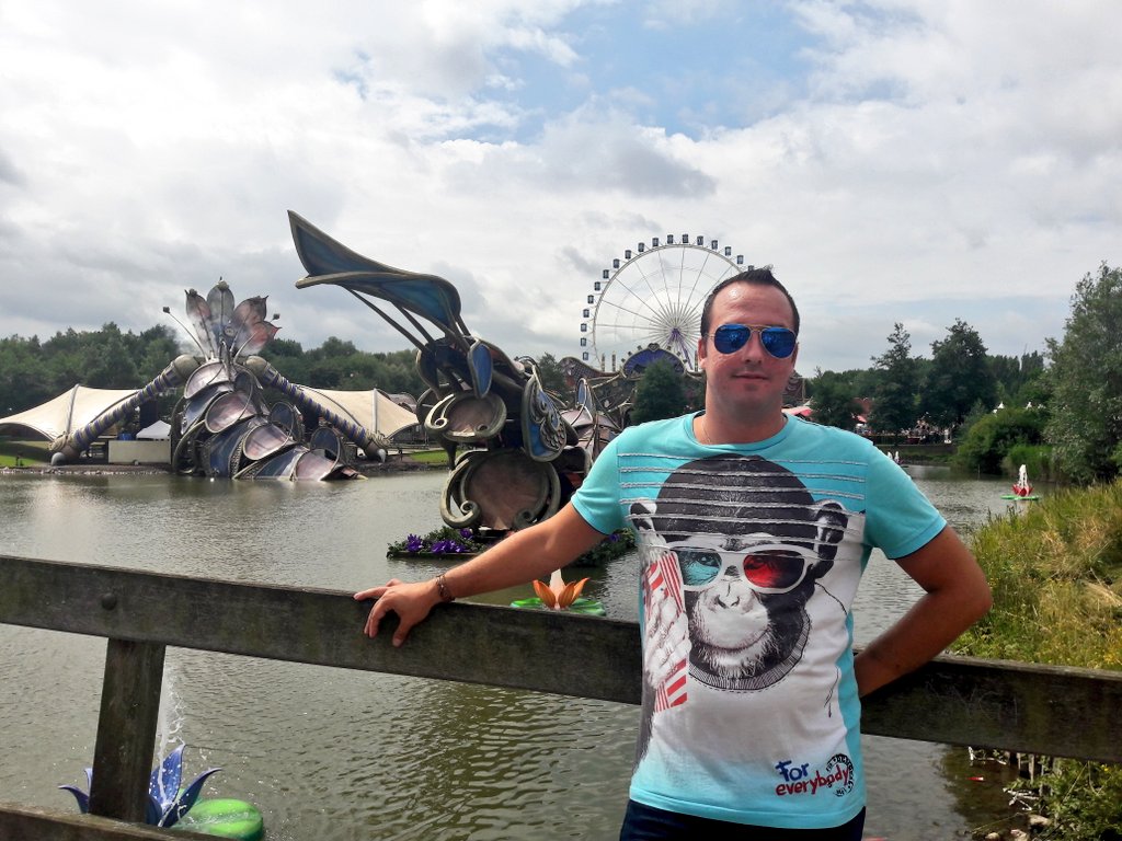 levydb122's tweet photo. This was tomorrowland 2017
@tomorrowland @Tommorowland_ https://t.co/bSoub9EAnE