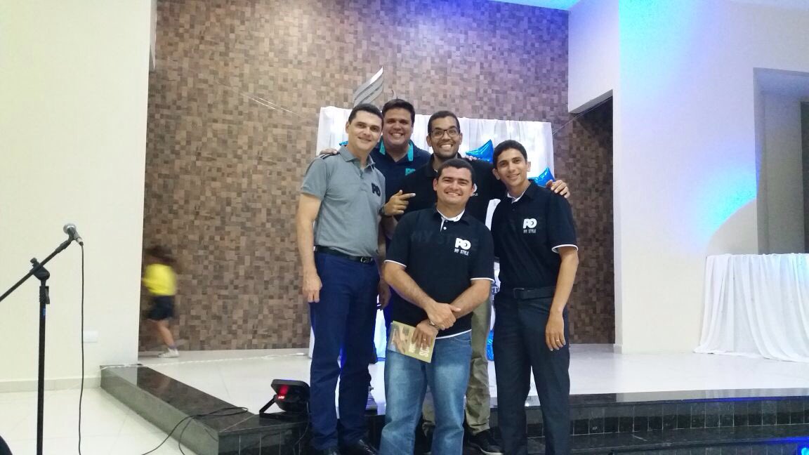 PrAndersonLira's tweet photo. Culto de gratidão a Deus e reconhecimento dos Líderes de Esperança. 
Uma igreja q trabalha!
Uma igreja q avança! https://t.co/boq9xZ8LX7
