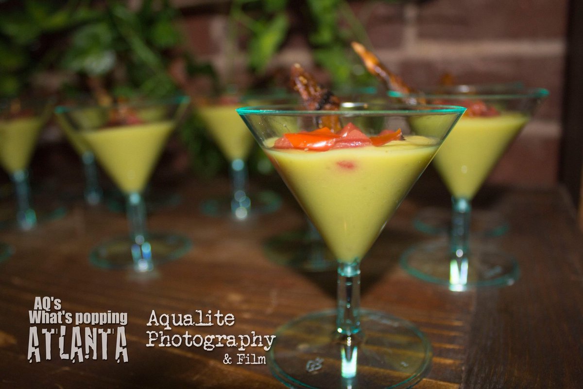 AqualitePhoto's tweet photo. Some of the delectable vegan cuisines captured (and devoured 😋) at last month's #TheVeganCookoff 🍊🍎🍓🍠🍇
#VeganLife #Vegans 💪

#AqualitePhotography
#PhotographyLife
#ATLPhotography https://t.co/2JY1KWkal4
