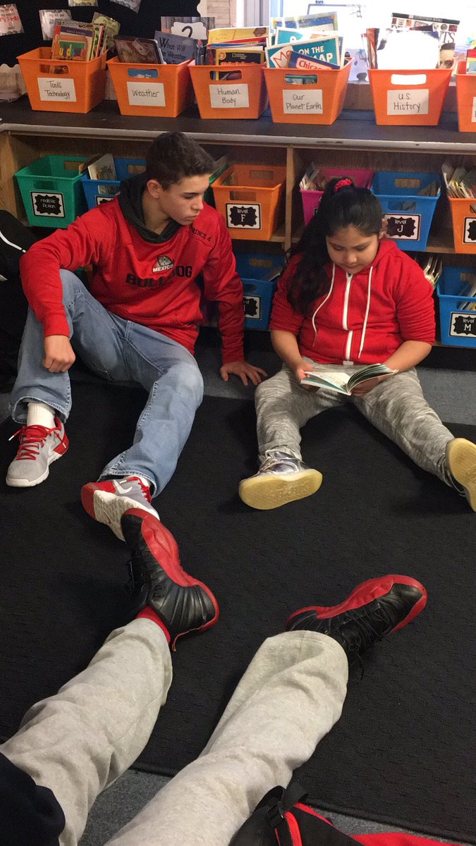 mrsknipfel_mms's tweet photo. MHS basketball players read with my second graders today! #helpingeveryonesucceed https://t.co/OBRpQUZui9