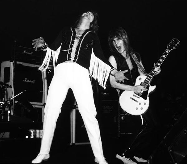 Ozzy Osbourne - Flying High Again
via Happy Birthday Randy Rhoads! 