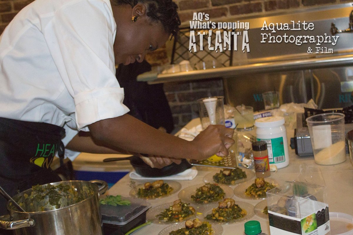 AqualitePhoto's tweet photo. In action prepping for faceoff 🔪 
#ChefAsali @healthkoncious
#TheVeganCookoff 🍊🍎🍓🍠🍇
#VeganLife #Vegans 💪

#AqualitePhotography
#PhotographyLife
#ATLPhotography https://t.co/c8SsnhPHgp