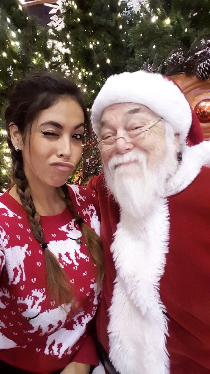 HorrorGuerrero's tweet photo. Today is that kind of night at Santa Land 🎅❄
#impatientparents #CryingChildren
Look forward to your visits this season!🖤
#LaMuñecaDelTerror #photographer https://t.co/UZ05pmWhWK