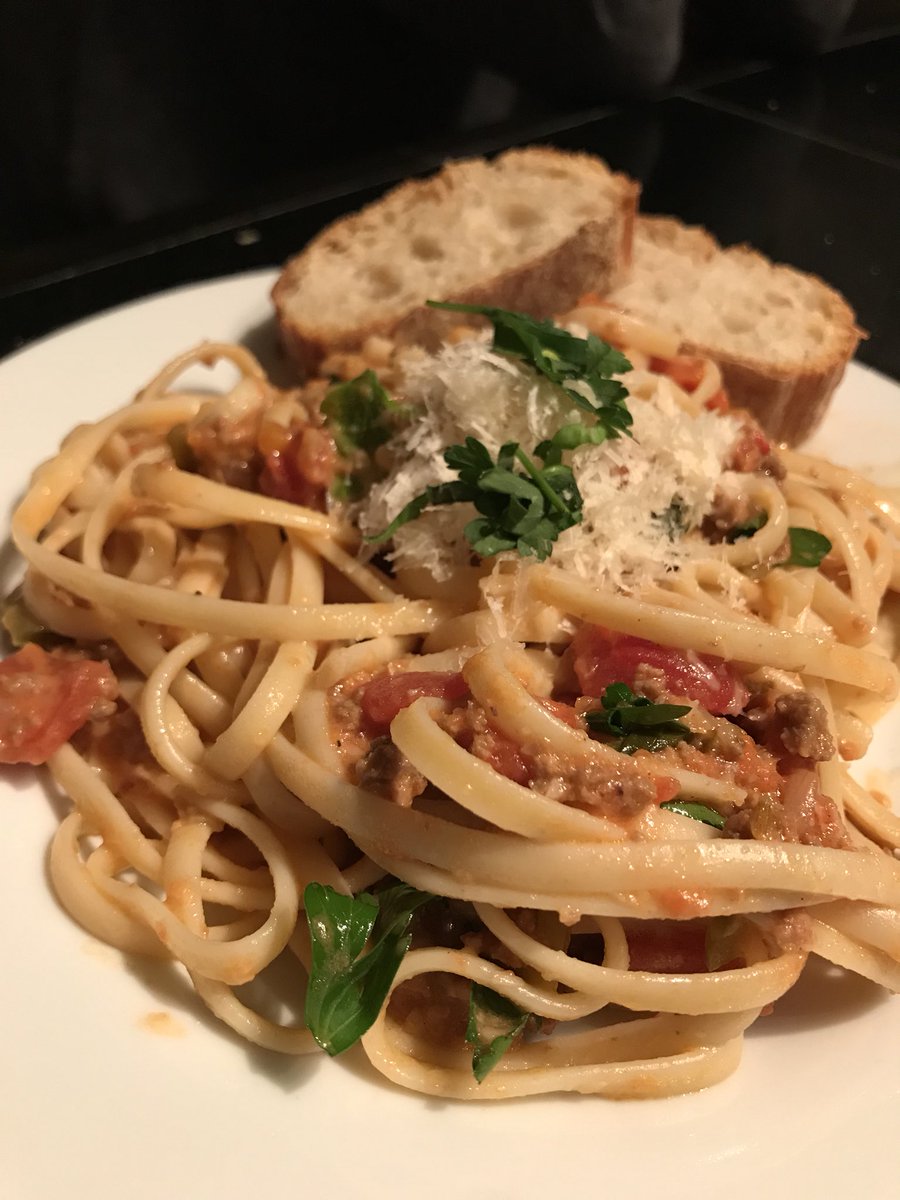 CookTimeRemmi's tweet photo. Time spent making bolognese the right way is time well spent #ThanksSister #RemmiCooks #NicCooks https://t.co/XkFrtt8Yq1