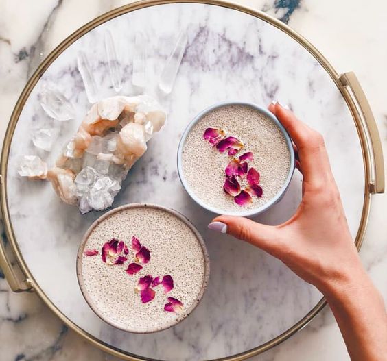 Moon Milk Is The Anti-Stress, Anti-Insomnia Tonic We All Need by @sproutedroutes  ow.ly/yrHv30h39bI