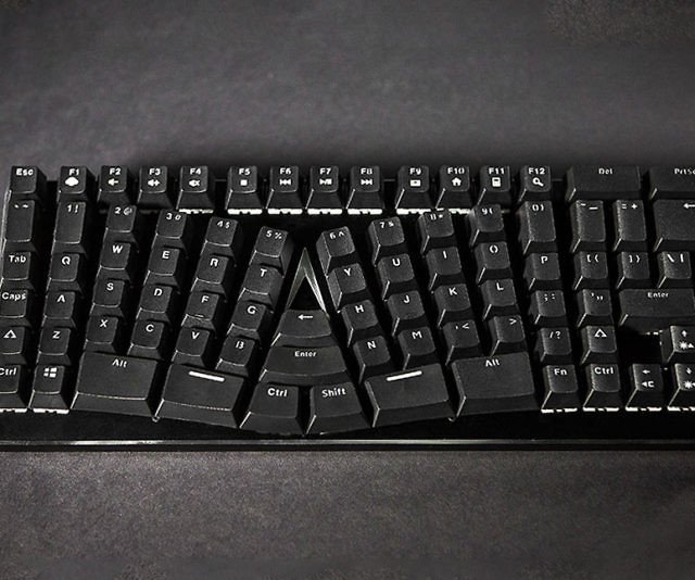 CryptoMewnCat's tweet image. Mechanical Ergonomic Keyboard - interwebs.store/mechanical-erg… #ComputerGeekery