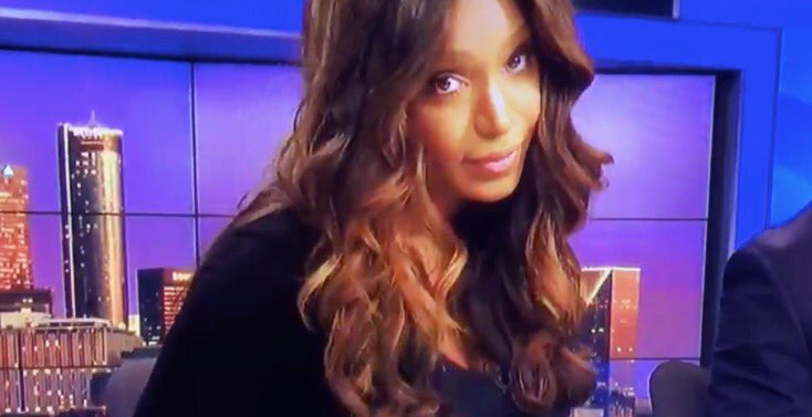 Monicapenny312's tweet image. Sharon Reed for the READ!!  Yasss! 💚#SharonReed  #readforfilth