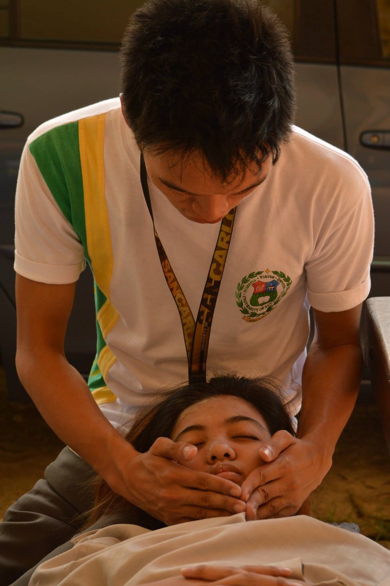 christylanjo's tweet photo. Thnkyou jemar's funeral parlor for making my face smooth and presentable ahahahah #throwbackcollegedays https://t.co/cOk6DjvnJr