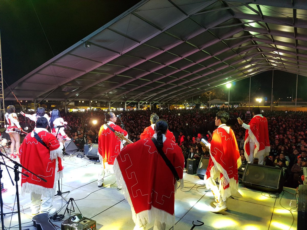 kebuenaoficial's tweet photo. En la #PosadaKB @Grupo_Saya no dejan de poner el ambiente !! https://t.co/pVNtM1ip7i